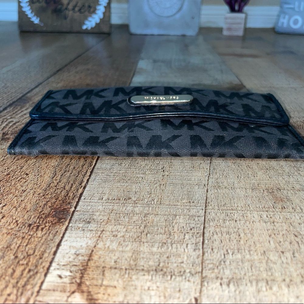 Michael Kors black fabric wallet - Picture 10 of 13